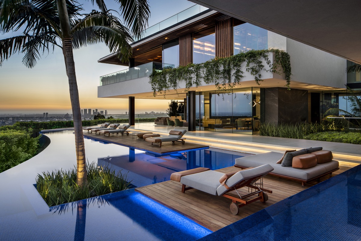 The Latest Trends in Luxury Villa Pool Design - Lux Villas